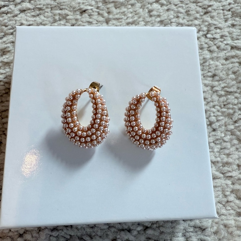 Ettika pearl earrings - Picture 4 of 9